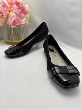 Anne Klein Women’s 9.5 Black Patent Trim Ballet Flats #370